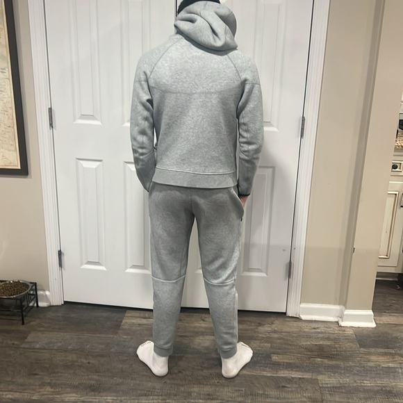 Nike Tech outfit - Picture 2 of 7